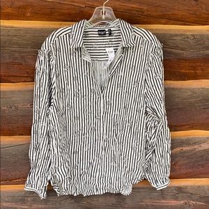 Horseshoe oversized blouse with ruffles